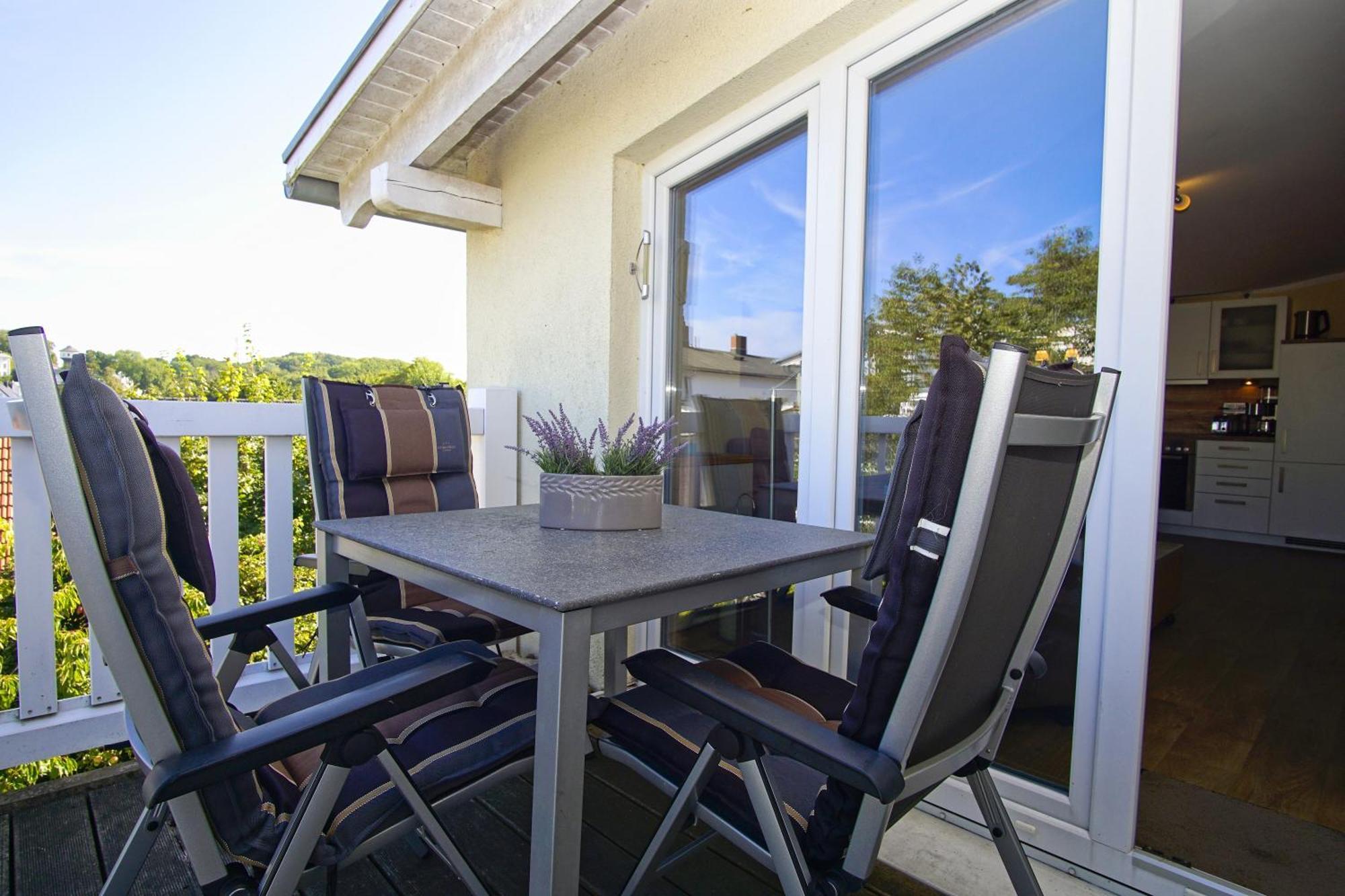 Balkon, Gratis Nutzung Vom Ahoi Erlebnisbad Und Sauna In Sellin- Meeresblick Fewo 59 Goehren  Exterior photo